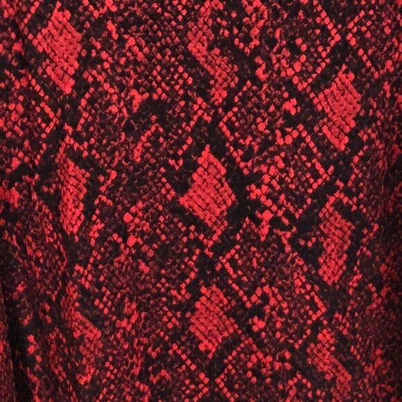 NWT Womens Size Medium Michael Kors Snakeskin Print Lightweight Thermal Top NEW - Picture 4 of 4